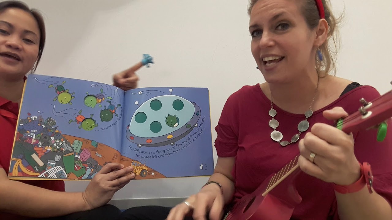 Five Little Men in a Flying Saucer book by Child's Play Singalong with finger puppets