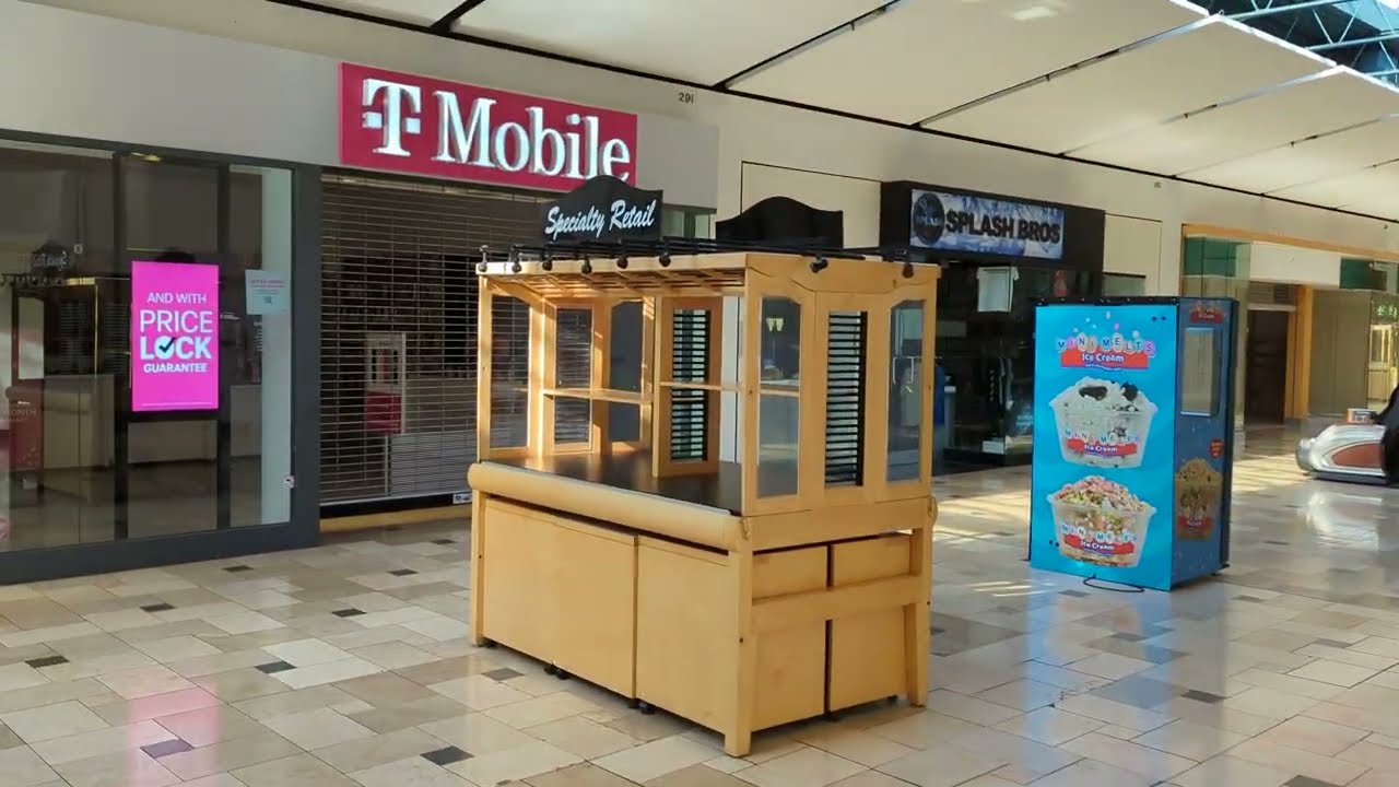 Dead Mall Exton Square PA walking tour of all areas - 11/28/22