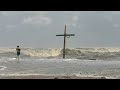 Hours before Hurricane Laura, High Island begins to see rising waters