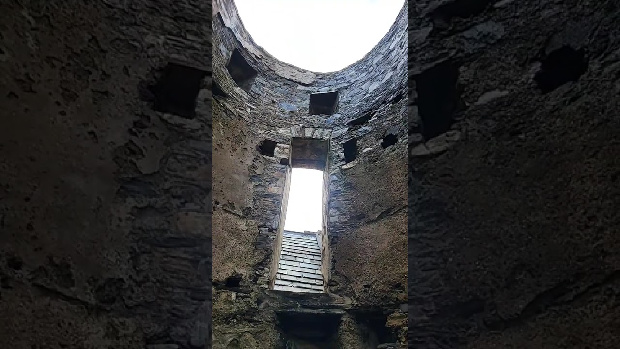 Exploring Doe Castle 