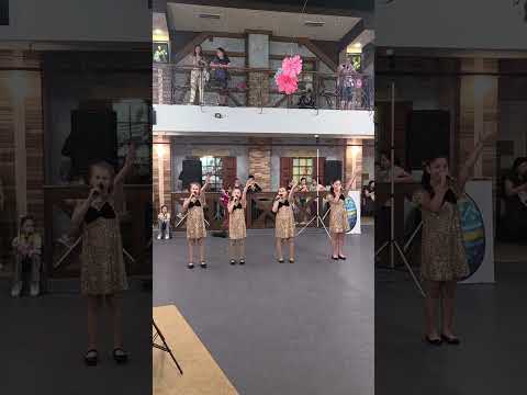 Вокальний ансамбль Panda Kids Кольорове дитинство 