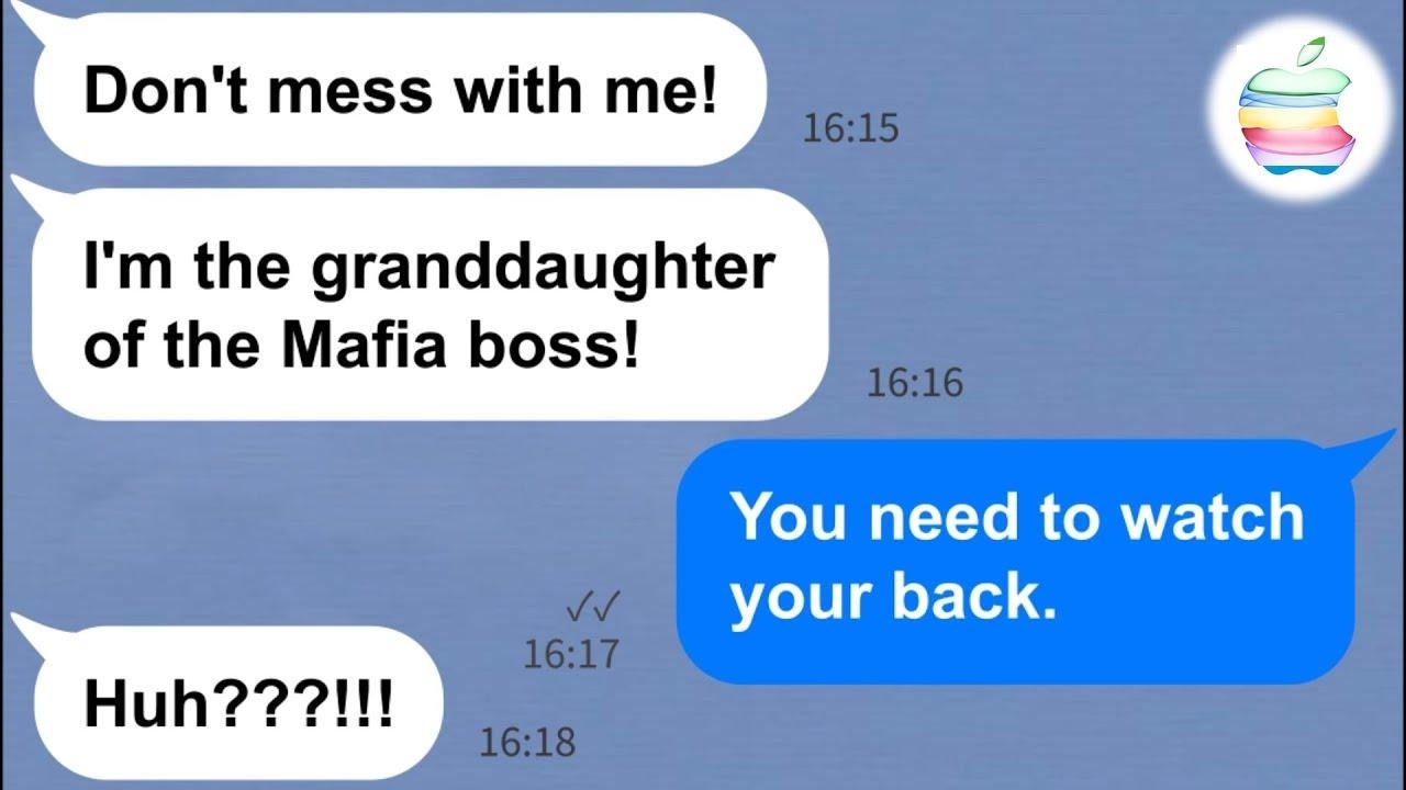 【Apple】At my son's graduation I got kicked from behind by a woman claiming to belong to the Mafia...