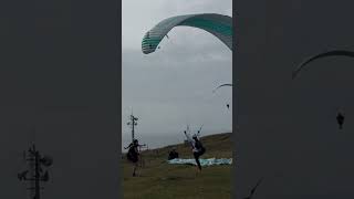 Mieke nails the moustache landing, smooth and effortless! 🪂✨ #Paragliding #parakite