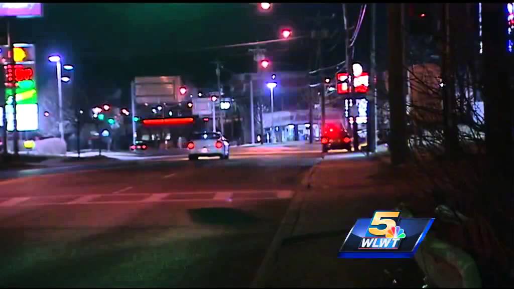 Armed and dangerous murder suspect leads police on chase, escapes - YouTube