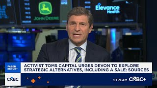 Activist Toms Capital urges Devon Energy in letter to explore alternatives, including a sale
