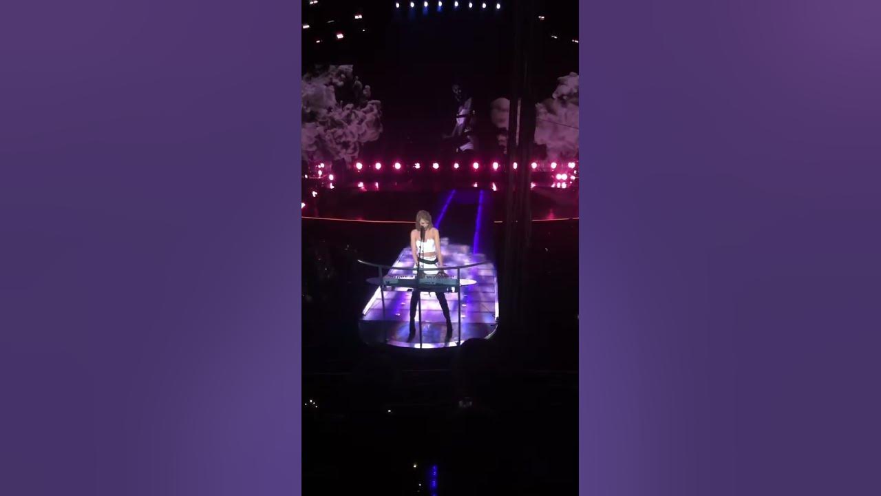 Taylor swift Love Story  1989 world tour