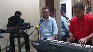 Download Lagu SENANDUNG JATUH CINTA ~ Ebiet G. Ade song cover | (Vocal: Hari, Keyboard: Imam, Drum: Ginno) MP3