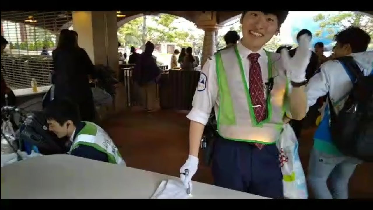 Tds ディズニーシー入口前で上杉さんに会えた Youtube