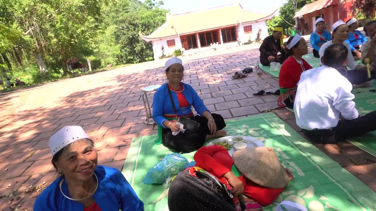 Đi hát tiếng Mường tán gái giống ngày xưa