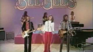 Bee Gees -  Jive Talkin&#39;, 1975 - Live on Mike Douglas Show