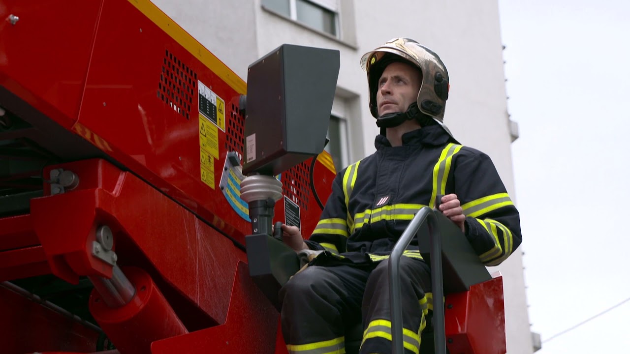 La grande échelle des pompiers est de sortie !
