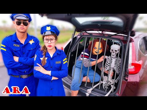 تشاكي يفاجئ الهيكل العظمي والشرطة بمطاردة ركوب السيارة المزيد من القصص