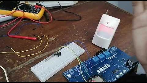 interfacing 433mhz Wireless PIR sensor with esp32 home automation project by Mooaz