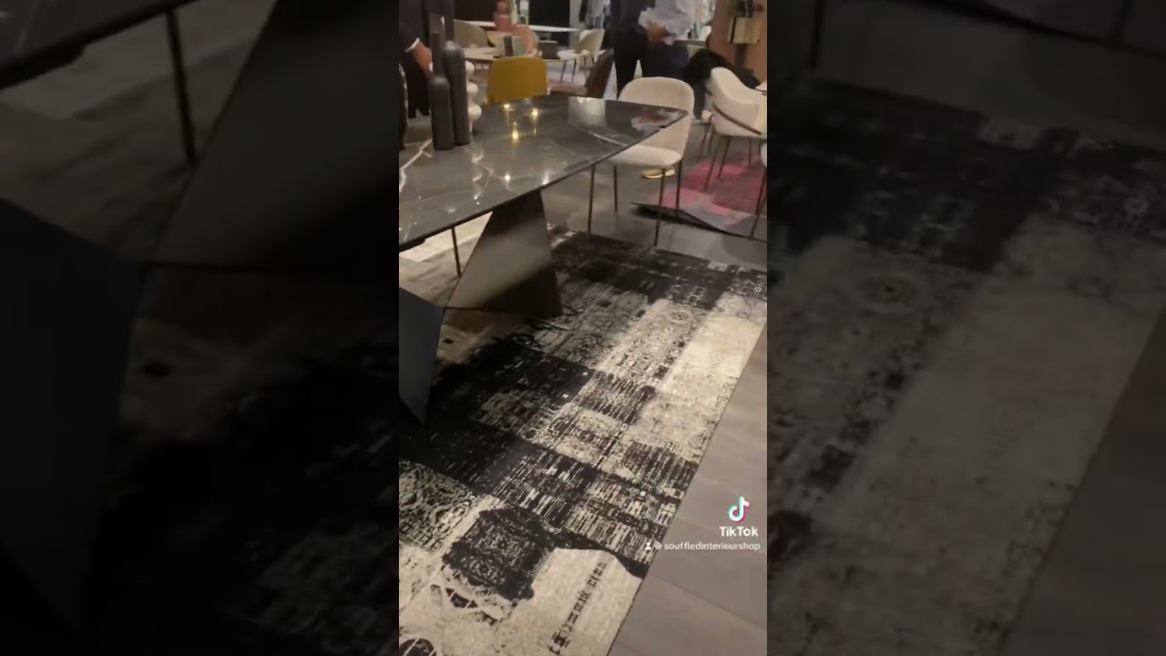 souffleinterieur.com présente la table marbre noir extensible Marbretto !!! 😉