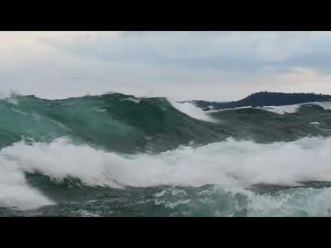 Lake Superior Waves December 1 2021
