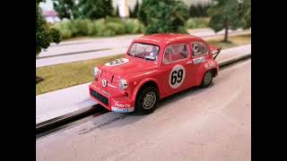 Slotcar Classic Scalextric Fiat Abarth 600 Nr. 69 auf einer Carrera Bahn Evolution