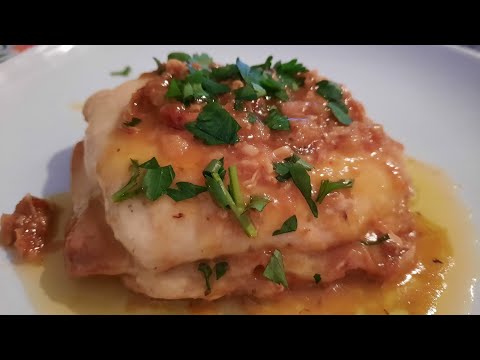 Video: Pancakes Stuffed With Chicken Fillet, Mushrooms And Cheese