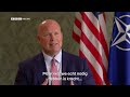 Amerikaanse NAVO-ambassadeur wil handen ineen slaan voor hogere defensieproductie | RTL Nieuws