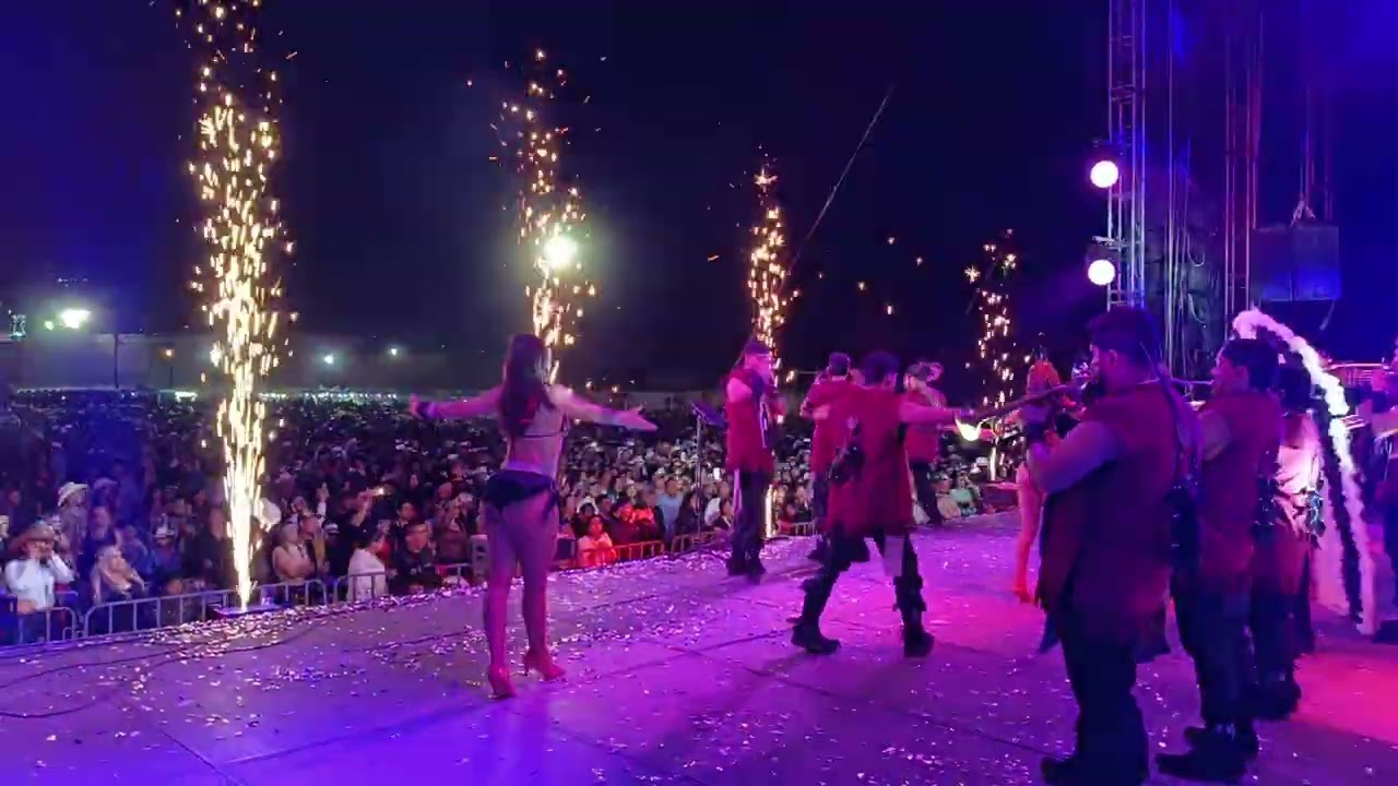 Popurri de cumbias banda cuisillos Desde la plaza de toros santa maria tequepexpan 🔥