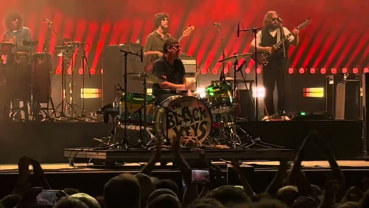 The Black Keys - Lonely Boy 