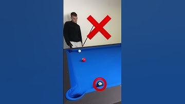 Pool lesson: why a beginner plays this shot wrong! 🆘 VS what an expert does ✅ #billiards  #shorts