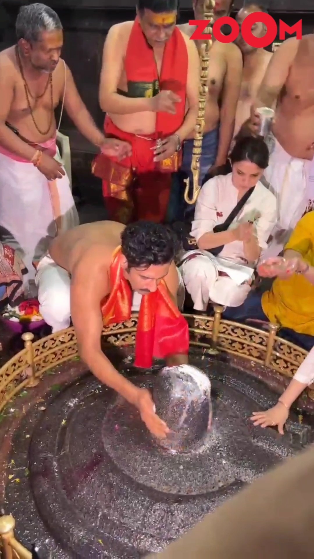 Vicky Kaushal does Puja at Grishneshwar temple ahead of Chhaava's release ? #shorts #vickykaushal