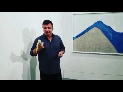 ქართველმა ხელოვანმა კედელზე მიკრული ბანანი შეჭამა, რომელიც 120 000 დოლარად გაიყიდა