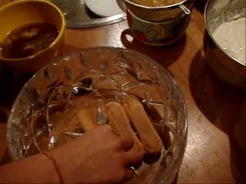 Video: Tiramisu Porcija Ar ķiršiem Un šokolādi