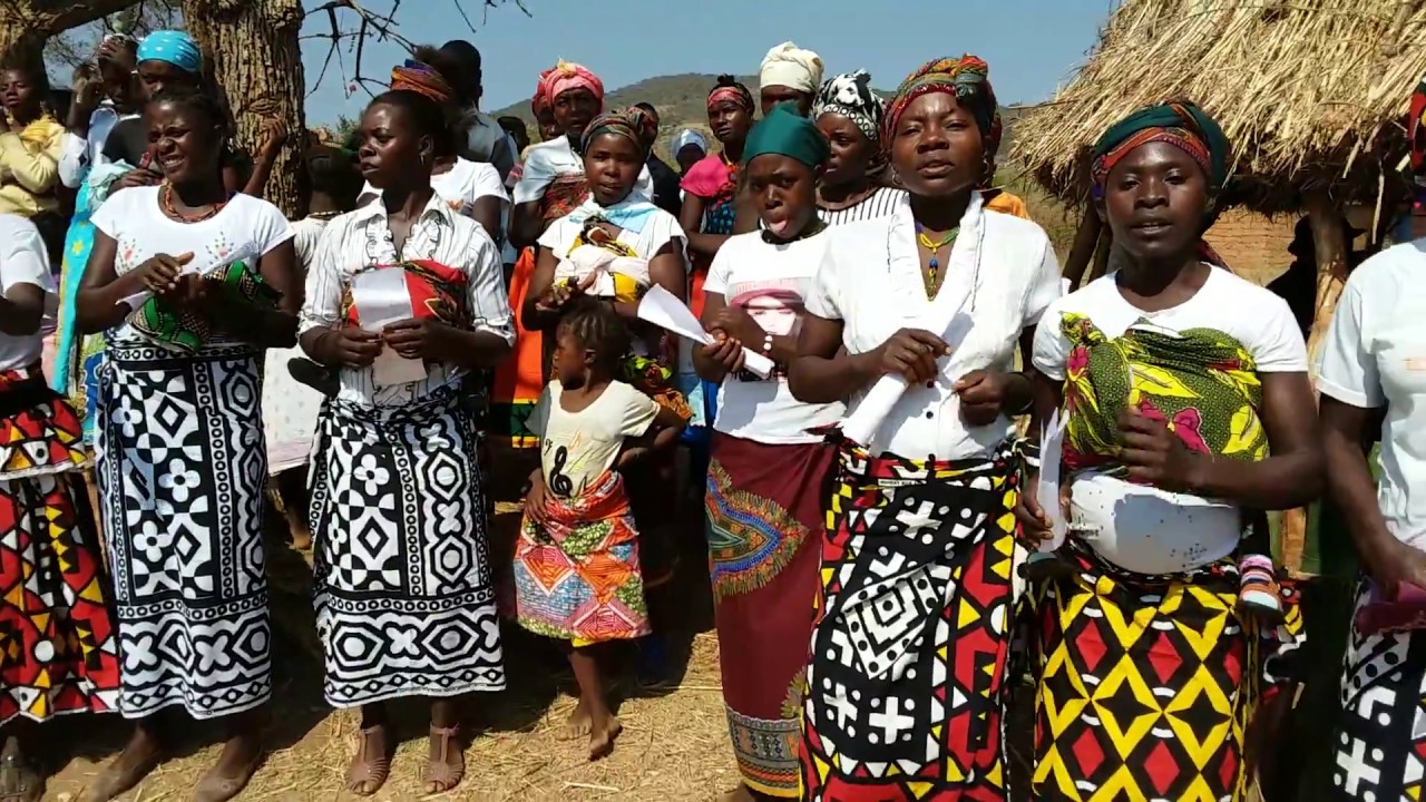 Otchisola tcha Ñgala katchisetekiwa (The love of God is incomparable)