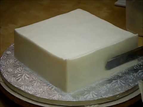 Como Alisar una Torta Cuadrada con Buttercream - YouTube