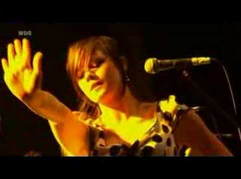 Guess Who Ran Off...? - The Pipettes (live at Rocknacht)