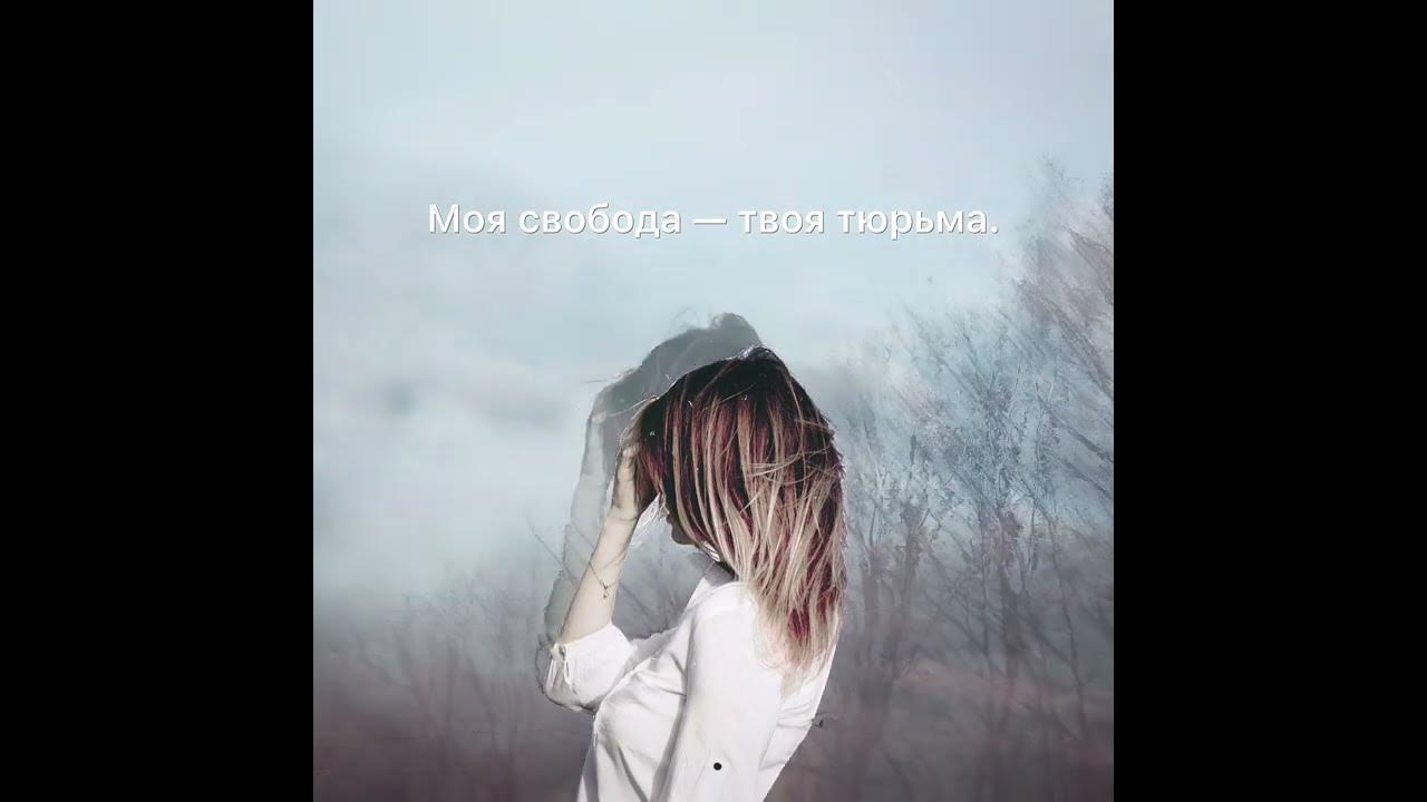 Девушка с электрогитарой арт. Аниме девушка с гитарой. Песня облака поет девушка. Софа поет. Душевная девушка.