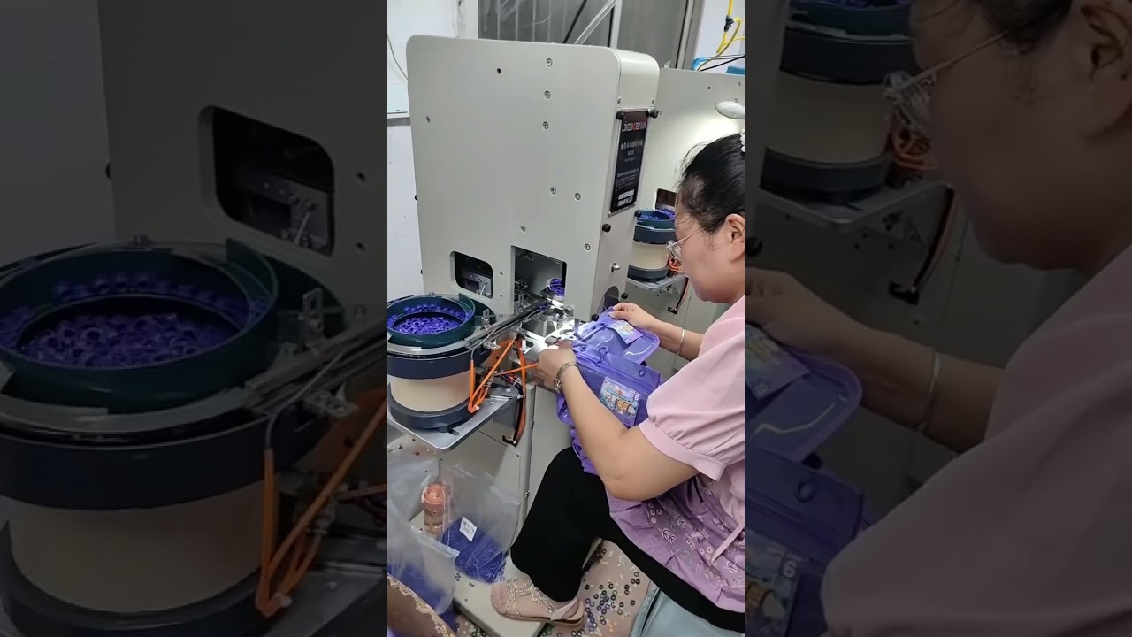 automatic eyelet attaching & fixing machine with automatic holing fuction used for bag production