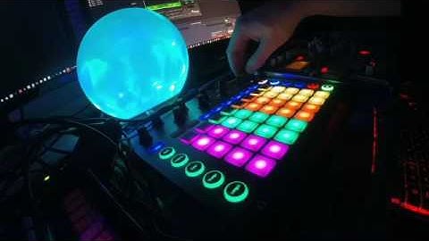 Experimental Drone Demo 001 // Novation Circuit