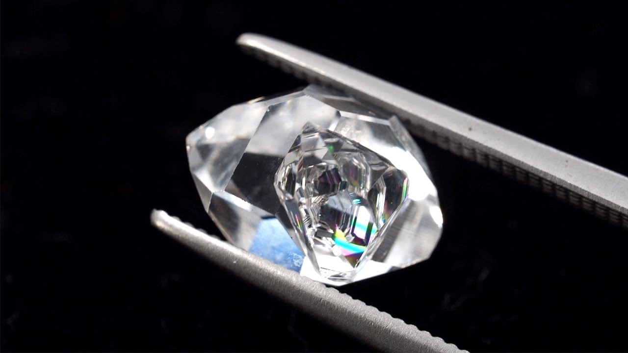 ハーキマーダイヤモンド 2.07ct 原石 - YouTube