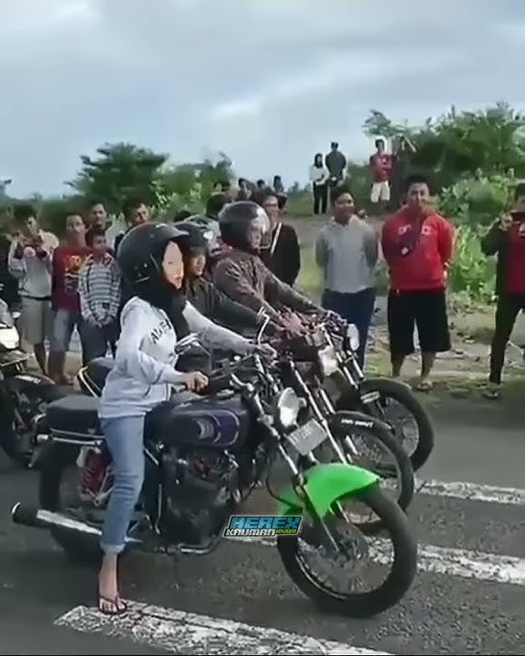 cewek ikutan balap liar