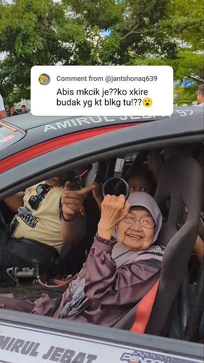 Perhati Betul2 Budak Belakang Steady Saja Keluar Kereta