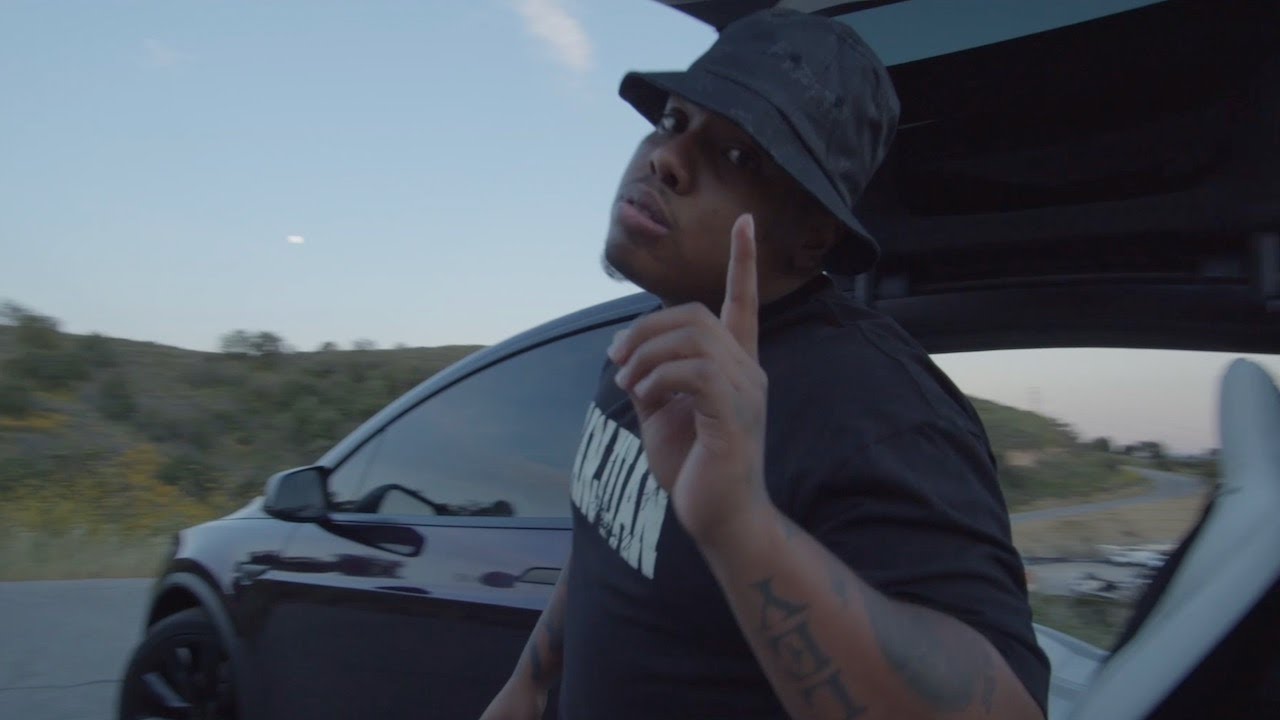 Smiley - On To Game (Official Video) - YouTube