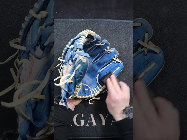 カビ取り・色褪せ補色。永久に輝く久保田へ。 #asmr #野球 #軟式グローブ #baseball #グラブメンテナンス