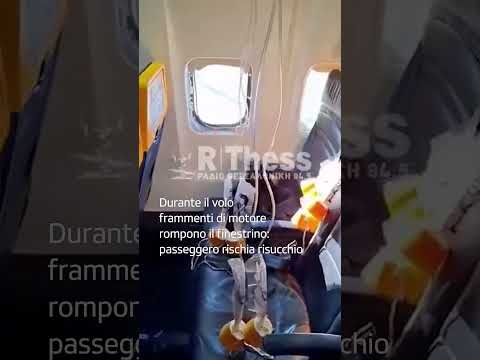 Video Finestrino si rompe su un volo Ryanair, passeggero salvato dal risucchio | RSI Info
