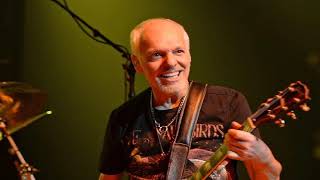 Famous Peter Frampton|Peter Frampton reveals rare muscular disease is why his Net Worth