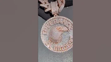 Future's NEW "Freebandz" Iced-Out Chain 💎🦅