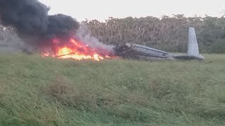 米軍ヘリが炎上 大破 住民にけがなし 原形とどめず