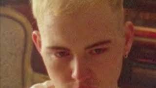 Falling Earrape