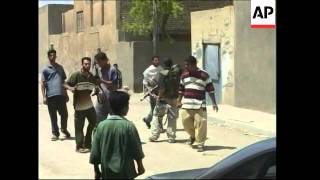 Al-Mahdi Army insurgents operatig in streets