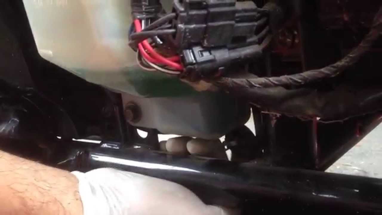 how to flush the coolant liquid Suzuki M50 part 2 - YouTube