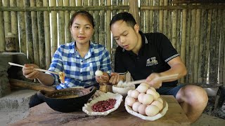 Duong Has Back Pain Wife Visits Takes Care And Cooks Delicious Dishes  Primitive Skills