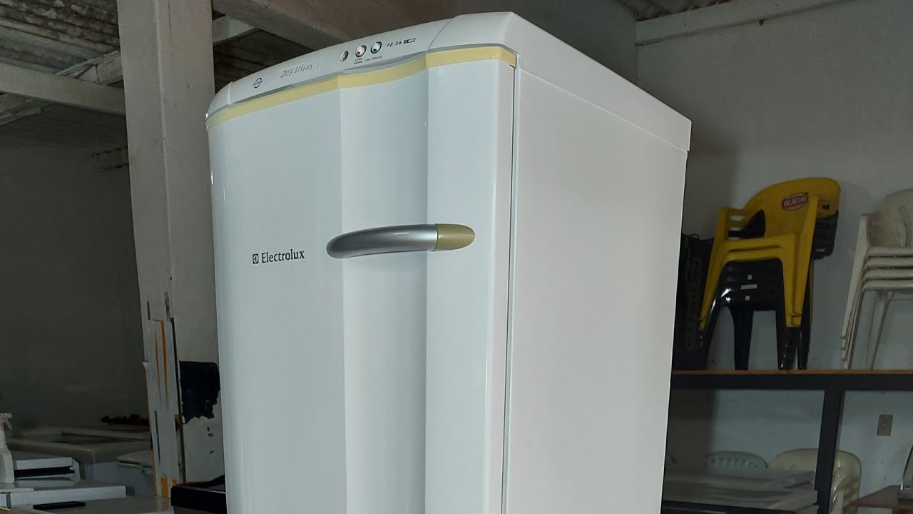 Freezer Electrolux vertical modelo FE26 YouTube