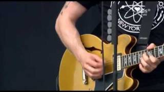 Ash - 05 - Walking Barefoot (Rock Am Ring 2011)