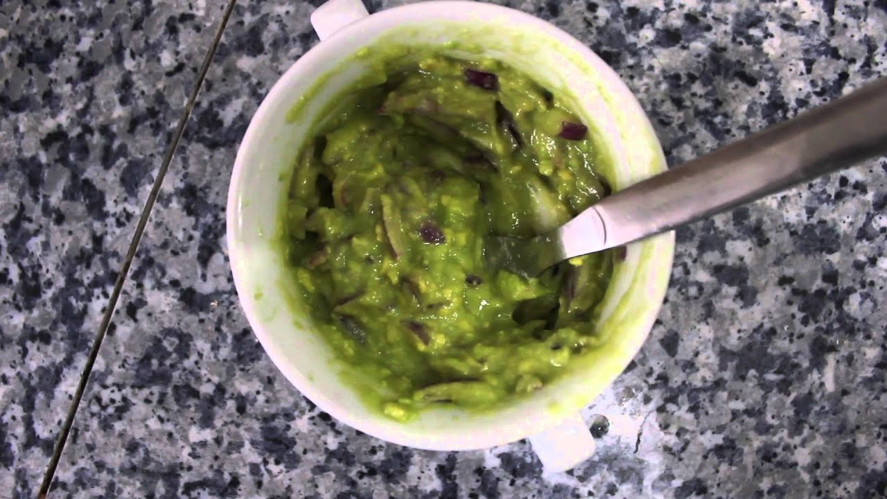 Salmon with avocado salsa/Salmón con salsa de aguacate (english and